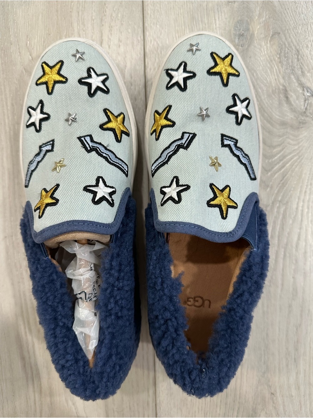 UGG Patch It Slip-On Bleached Denim Sheepskin Sneakers Women’s Size 9 NIB